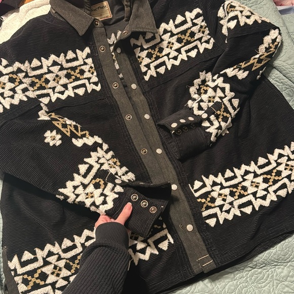 Free People / We The Free Cozy Up Embroidered Shirt Jacket - Size Small - Picture 1 of 10